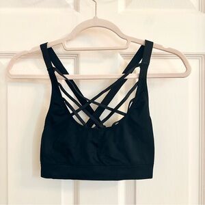 Elegant Black Strappy Sports Bra